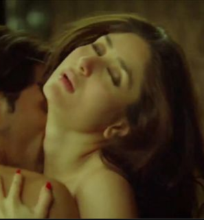 Nude Kareena Kapoor Hot Bed Scene